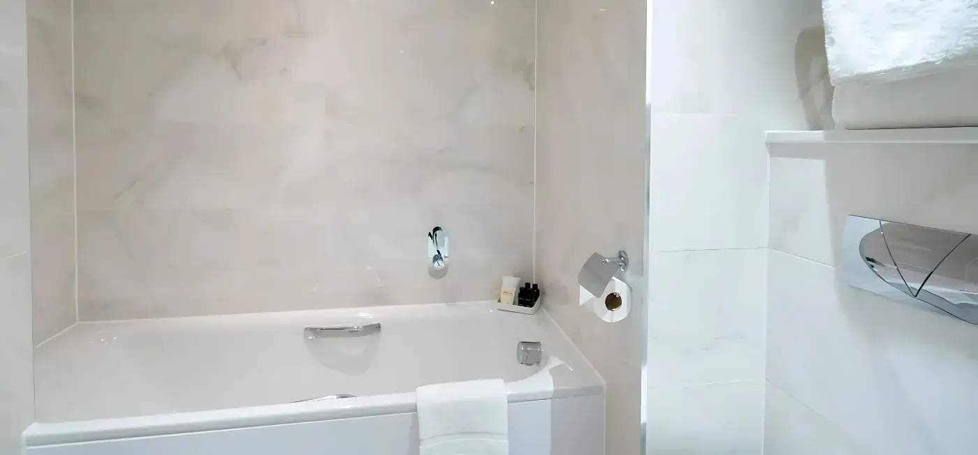 Bathroom view of Danubius Regents Park Hotel London